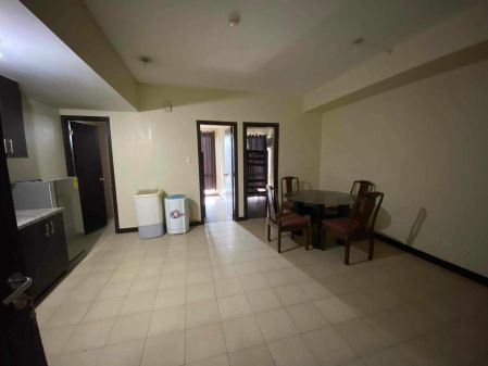 Semi Furnished 2BR for Rent in San Lorenzo Place Makati