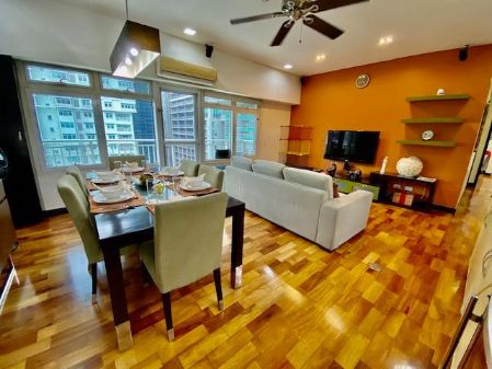 Corner 2 Bedroom Unit at Mahogany One Serendra BGC