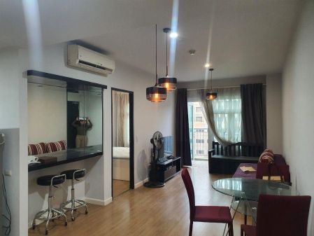 Pet Friendly 1BR with Balcony at Two Serendra Meranti Bgc