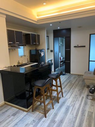 1BR Fully Furnished Unit at The Columns at Legaspi Village