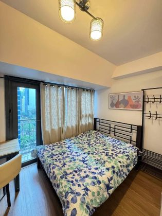 Fully Furnished 1 Bedroom with balcony Unit at The Rise Makati