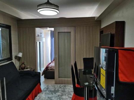 Cozy Interiored Furnished 1BR Unit at Shore Residences