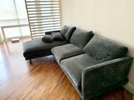 Fully Furnished 1 Bedroom Unit at Manansala Tower for Rent