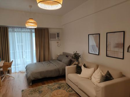 Fully Furnished Renovated Studio at Paseo Parkview Suites