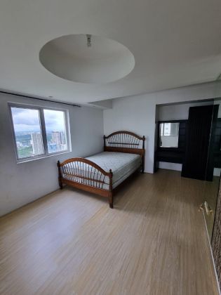 For Rent South of Market Spacious 2BR Penthouse in BGC