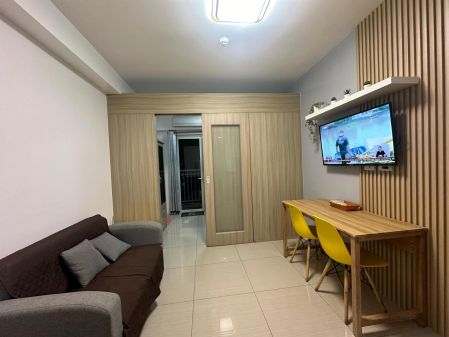 Fully Furnished 1BR with Balcony in Shore Residences Pasay