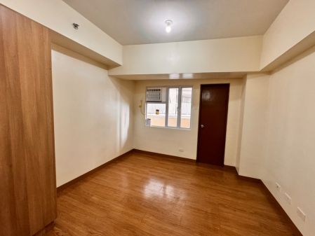 Unfurnished Studio Condo Unit Pet Friendly at Mandaluyong Pines P