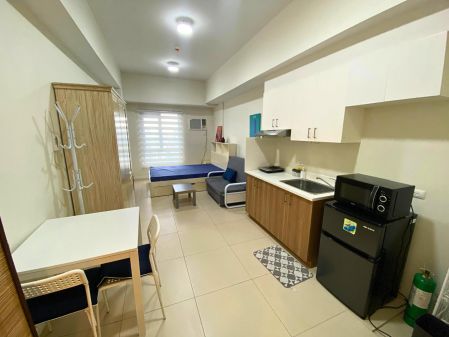 Fully Furnished Studio Unit at The Vantage at Kapitolyo 