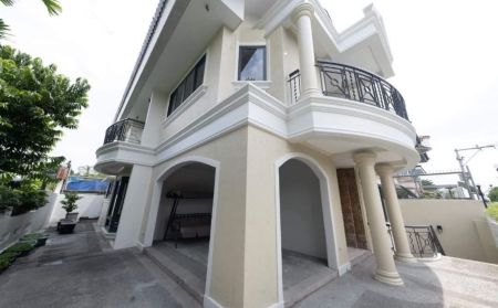 Well Maintained 3BR House in New Manila Rolling Hills Village