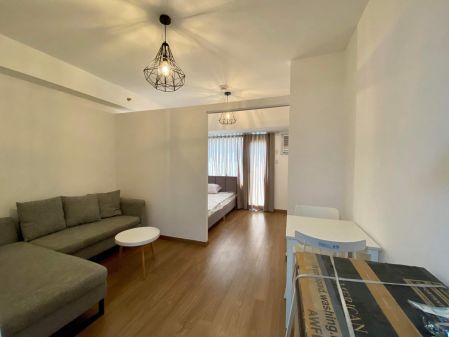 1BR in The Rise Makati For Rent