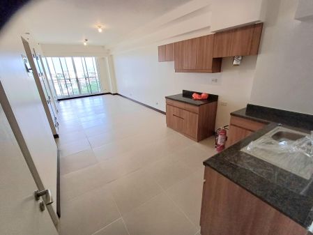 Large New 2BR Semi Furnished in Alder Residences near BGC