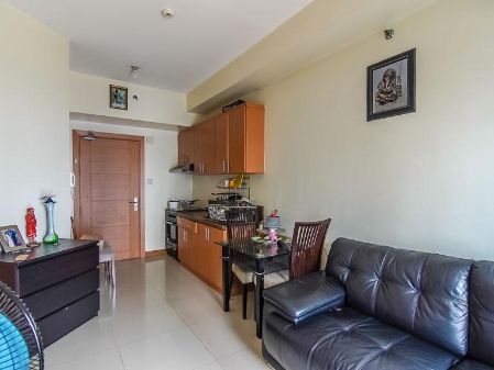 Fully Furnished 1 Bedroom Unit in Trion Towers