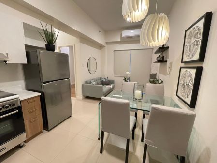 Fully Furnished 2BR Unit at The Vantage at Kapitolyo w Parking