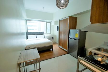 Fully Furnished Studio Unit at Eton Tower Makati