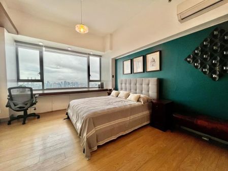 Fully Furnished Studio Unit at One Shangrila Place for Rent