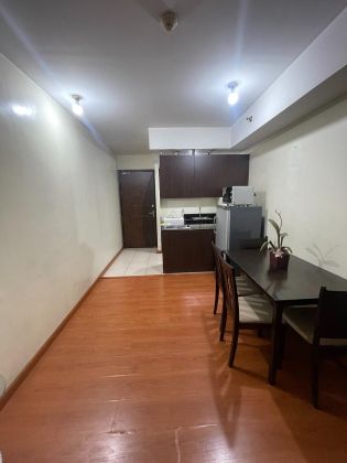 Fully Furnished 1 Bedroom with Balcony in A Venue Residences