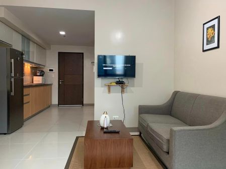 Fully Furnished 1BR for Rent in One Uptown Residence BGC Taguig