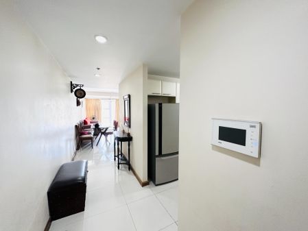 2 Bedroom Fully furnished at Venice Residences McKinley Hill