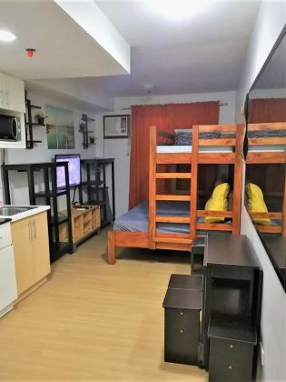 Fully Furnished Studio with Balcony at Pine Suites Tagaytay (Pets