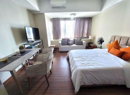 Spacious Studio in Shang Salcedo Place in Salcedo Makati near CBD