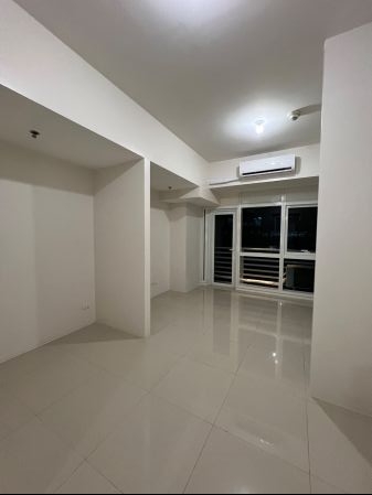 100 West Semi Furnished 1BR for 22k inclusive of dues