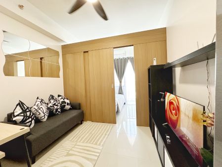 1BR Unit with Balcony in Smdc Lush Residences