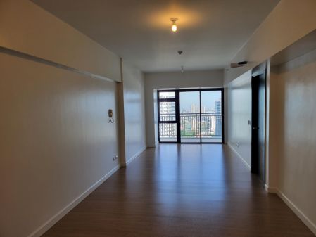 Semi Furnished 1 Bedroom Unit at High Park Vertis for Rent