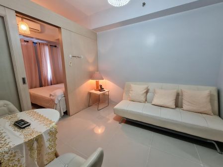 Fully Furnished 1 Bedroom Unit at Sea Residences for Rent