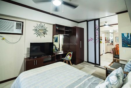 For Rent Lease the Columns Legazpi Village 1 Bedroom Condo