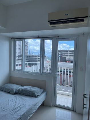 Light Residences 1BR with Balcony   Well Lighted Unit   Connected