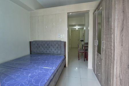 For Rent Fully Furnished 1BR with Balcony in Jazz Residences