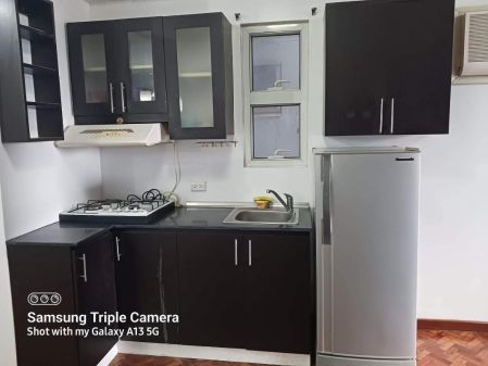 Studio Unit Furnished at The Columns Ayala Avenue