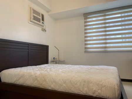 Fully Furnished 1BR for Rent in The Columns At Legaspi Village 