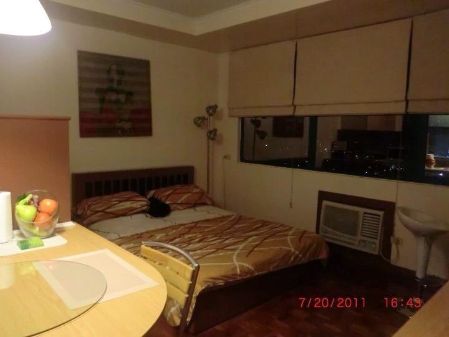 Semi Furnished Studio Unit at Paragon Plaza for Rent