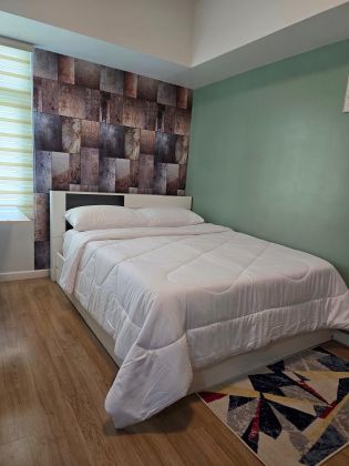 Fully Furnished 1 Bedroom Condo in Two Serendra Bgc