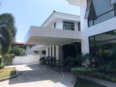 Ayala Alabang Furnished 4BR Home in a Corner Lot near Madrigal Ga