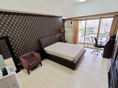 Large Studio with Balcony at Paseo Parkview Salcedo