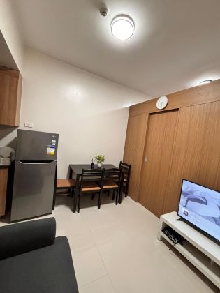 For Rent 1 BR Unit Fully Furnished Condo/ Condo Sharing @ SMDC Re