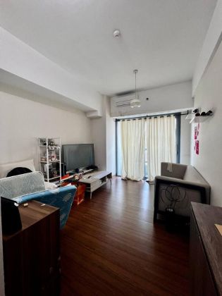 1BR Semi Furnished for Rent at Shang Salcedo Place