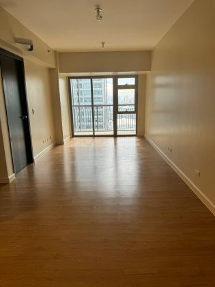 Park Triangle Residences 1 Bedroom for Lease