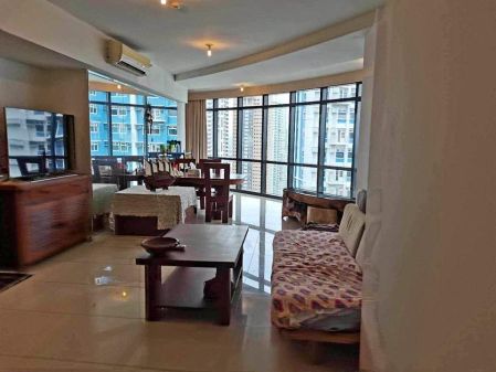 Fully Furnished 2 Bedroom Unit For Rent in Arya Residences BGC