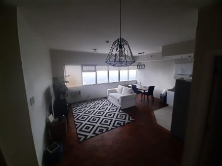 Fully Furnished 2 Bedroom in Fifth Avenue Place BGC