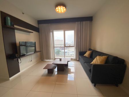 2 Bedroom with view of Legazpi Park, The Senta,  Legazpi Village