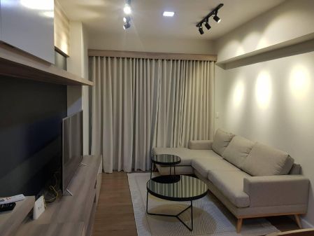 Fully Furnished Interior Designed 1BR in One Maridien BGC Taguig