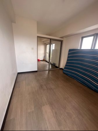 1 Bedroom Condo Unit located beside Villamor Airbase