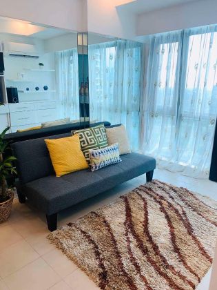 Modern 1BR Unit 45sqm in Forbeswood Parklane Burgos Circle