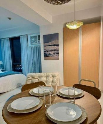 Studio Furnished For Rent in The Viceroy Residences