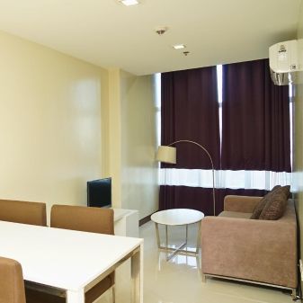 Semi Furnished 1 Bedroom in Makati City One Central 34O