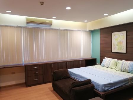 Studio Unit in St Francis Shangri La Place Ortigas