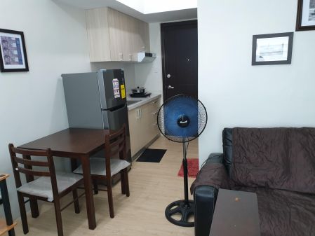 Fully Furnished Studio Unit near schools in Makati and Manila 